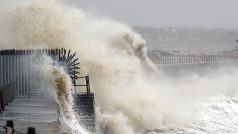 Bouře Sabine dorazila do Velké Británie, do města Newhaven.