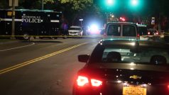 Dva mladí lidé zemřeli a 14 dalších bylo zraněno při střelbě na soukromém venkovním večírku ve městě Rochester ve státě New York