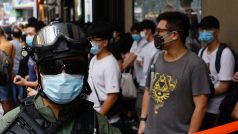 Před hongkongským soudem stane první člověk obviněný z porušení zákona o národní bezpečnosti. Ten prosadila pročínská správa města a začal platit na začátku července