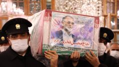Pohřeb íránského fyzika Mohsena Fachrízádeha