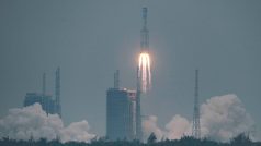 Čína v úterý uskutečnila první start nové nosné rakety Dlouhý pochod 8, která by výhledově měla umožňovat vícenásobné použití