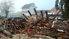 Chorvatsko odstraňuje následky úterního ničivého zemětřesení. Po víc než šestistupňových otřesech v okolí měst Petrinja a Sisak zemřelo nejméně sedm lidí a víc než 20 je zraněných