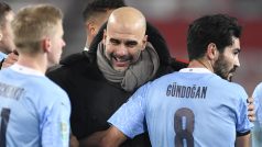 Pep Guardila se raduje s hráči Manchesteru City