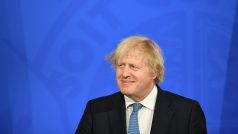 Britský premiér Boris Johson v pondělí 5.4. potvrdil, že země se od dalšího týdne posune v rozvolňování a otevře kadeřnictví nebo posilovny