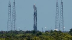 Raketa Falcon 9 před startem.