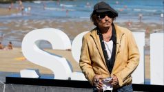 Herec Johnny Depp se na festivalu ve španělském San Sebastiánu zúčastnil reklamní kampaně dokumentu Hrnec zlaťáků: Pár drinků s Shanem MacGowanem