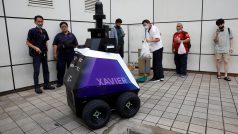 Obyvatele Singapuru rozdělují všeteční mentorující roboti