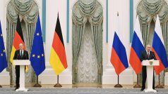 Tisková konference německého kancléře s ruským prezidentem po jednání v Moskvě