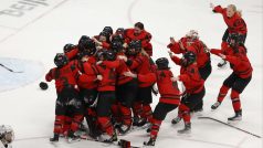 Hokejistky Kanady slaví olympijské zlato
