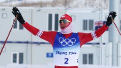 Alexandr Bolšunov slaví zlato z maratonu