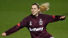 Několikanásobná česká fotbalistka roku Kateřina Svitková v dresu anglického West Hamu