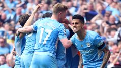 Fotbalisté Manchesteru City se radují z dalšího ligového titulu