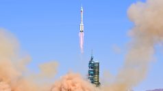 Do vesmíru odstartovala čínská loď Šen-čou 14 s třemi kosmonauty na palubě