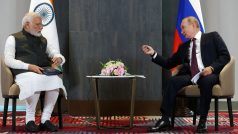 Ruský prezident Vladimir Putin a indický premiér Narendra Módí se účastní setkání na okraj summitu Šanghajské organizace pro spolupráci v uzbeckém Samarkandu.