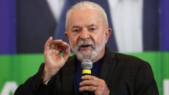 Vláda Luly v letech 2003 - 2010 sociálními programy dostala miliony Brazilců z bídy, k čemuž využívala tehdejšího ekonomického boomu