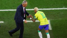 Neymar slaví s trenérem Titem svůj osmifinálový gól proti Jižní Koreji