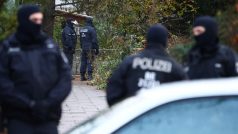 Při rozsáhlé razii v 11 německých spolkových zemích zatkla ve středu ráno policie 25 lidí patřících k extremistické pravicové skupině