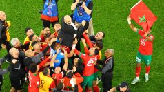 Fotbalisté Maroka se radují z historického postupu do semifinále mistrovství světa