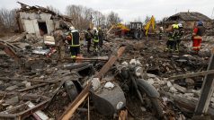 Škody po raketovém útoku poblíž Kyjeva