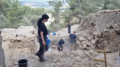 Posledních deset let archeologové v Tel Azece odkrývají starověké město, jehož historie se táhne až do třetího tisíciletí před naším letopočtem