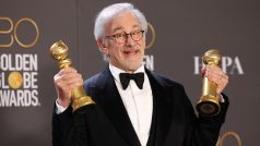 Steven Spielberg s cenami pro nejlepší filmové drama (Fabelmanovi) a nejlepšího režiséra