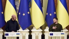 Šéf Evropské rady Michel a prezident Zelenskyj na tiskové konferenci v Kyjevě