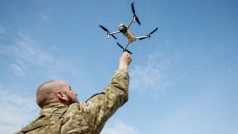 Drony hrají na obou stranách - u Ruska i Ukrajiny - důležitou roli ve válce (archivní foto)