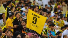 Fanoušci saúdského klubu Al-Ittihad vítají hvězdného Karima Benzemu