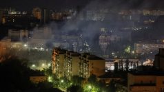 Kouř nad Kyjevem po třetím nočním ruském dronovém útoku na město v řadě