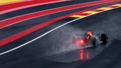 Max Verstappen během zaváděcího kola sprintu ve Spa
