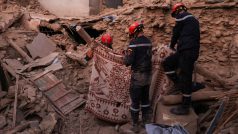 Záchranářské práce po zemětřesení v Maroku ve městě Amizmiz
