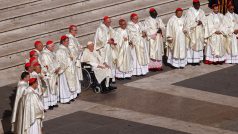 Na začátek synody papež František předsedal mši