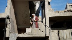 Poničená budova po izraelském útoku v Rafáhu