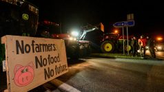Němečtí farmáři po celé zemi protestují proti vládě