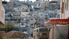 Izraelci při 45hodinové razii v táboře v Tulkarmu zatkli desítky radikálů