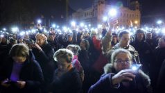 Demonstrace v Budapešti před sídlem prezidentky Katalin Novákové