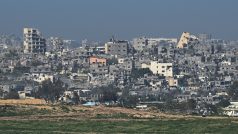 Budovy v Gaze leží v troskách uprostřed probíhajícího konfliktu mezi Izraelem a palestinskou islamistickou skupinou Hamás, pohled z Izraele