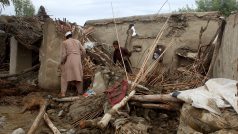 Následky bleskové povodně ve vesnici Guldag v okrese Lal Pur v Nangarharu
