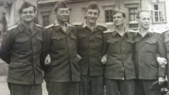 Na vojenském cvičení v roce 1956 (Ján Gronský je zcela vlevo)