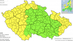 Mapa rozšířené výstrahy meteorologů z ČHMÚ - platí pro východní, severovýchodní území a západní polovinu Čech
