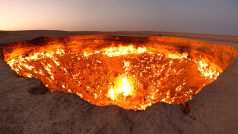 Takzvaná Brána do pekla v poušti Karakum