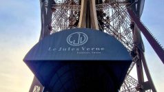 Restaurace Le Jules Verne v pařížské Eiffelově věži