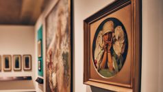Výstava „Mucha, rodinná sbírka“ návštěvníkům představuje asi 250 děl ze soukromé sbírky potomků umělce, včetně těch, která ještě nikdy vystavena nebyla