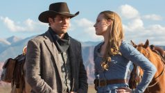 James Marsden a Evan Rachel Wood v dystopickém seriálu Westworld