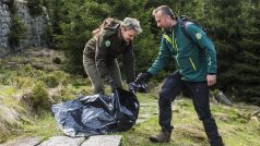 Správa krkonošského národního parku pořádá pravidelné akce úklidu lesa, kterých se mohou zúčastnit i dobrovolníci