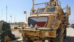 České vozidlo odolné proti výbuchu min (MRAP) v Afghánistánu