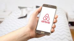 Aplikace služby Airbnb (ilustrační foto)