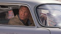 Daniel Craig jako James Bond ve snímku Není čas zemřít