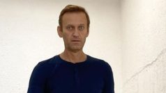 Zdravotní stav ruského opozičního politika Alexeje Navalného se dál zlepšuje