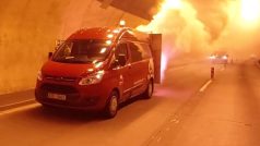 Požárně bezpečnostní zkoušky v tunelech Panenská, Libouchec na dálnici D8